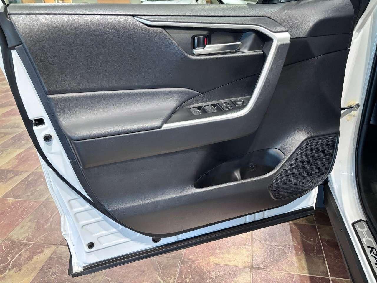 2024 Toyota RAV4 Hybrid XLE AWD Photo