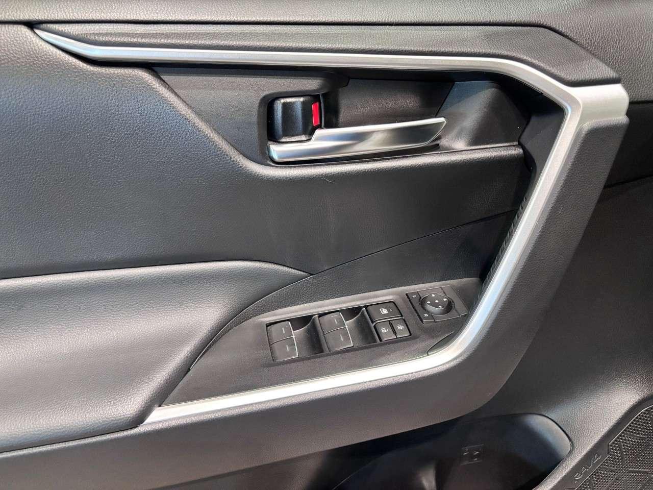 2024 Toyota RAV4 Hybrid XLE AWD Photo