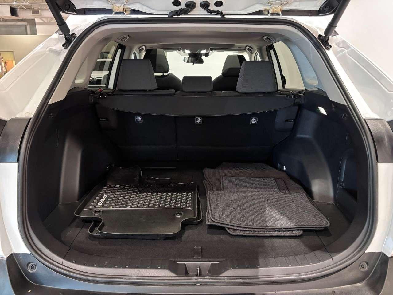 2024 Toyota RAV4 Hybrid XLE AWD Photo