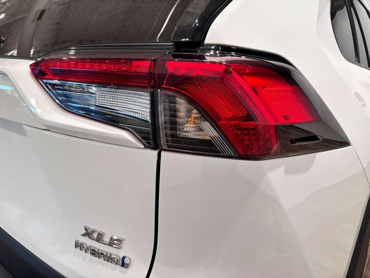 2024 Toyota RAV4 Hybrid XLE AWD Photo