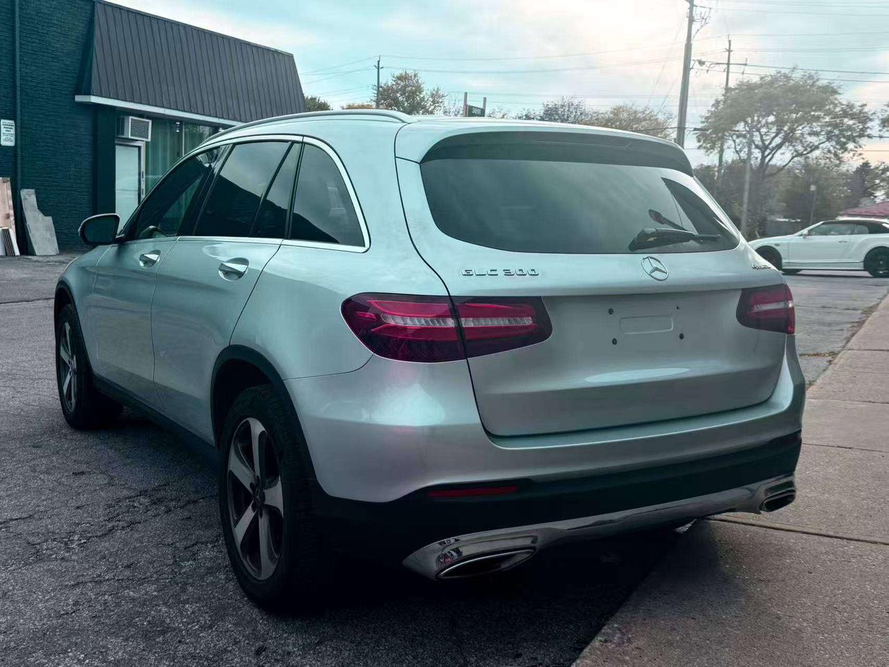 2019 Mercedes-Benz GLC AWD   Back-Up Camera   Navigation   Heated Seat Photo1