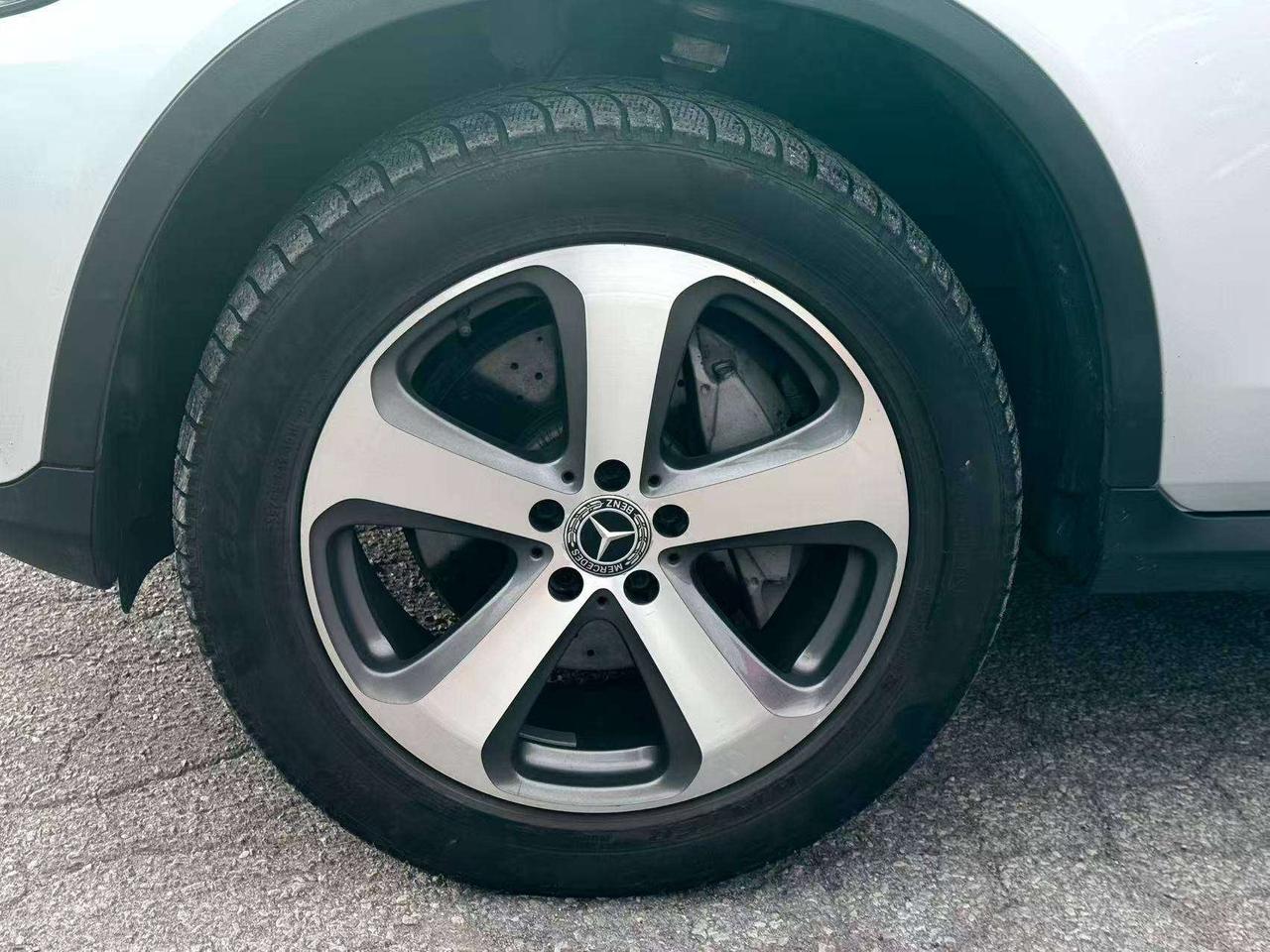 2019 Mercedes-Benz GLC AWD   Back-Up Camera   Navigation   Heated Seat Photo
