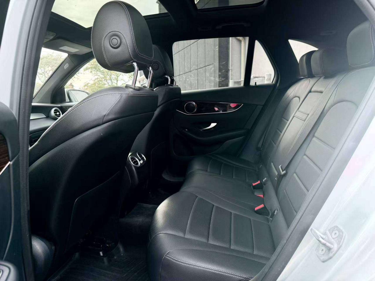 2019 Mercedes-Benz GLC AWD   Back-Up Camera   Navigation   Heated Seat Photo