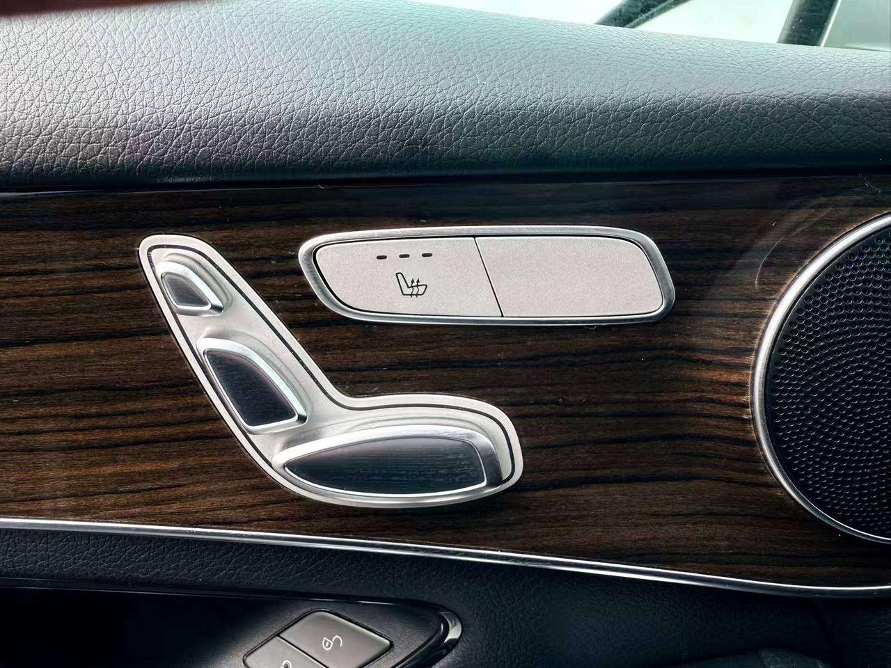 2019 Mercedes-Benz GLC AWD   Back-Up Camera   Navigation   Heated Seat Photo