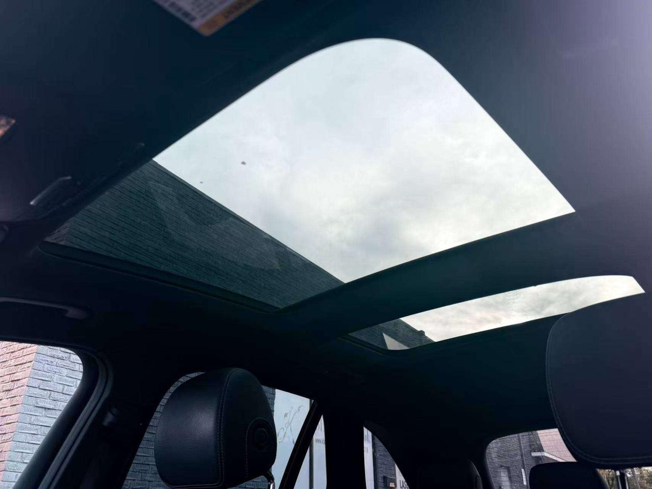 2019 Mercedes-Benz GLC AWD   Back-Up Camera   Navigation   Heated Seat Photo