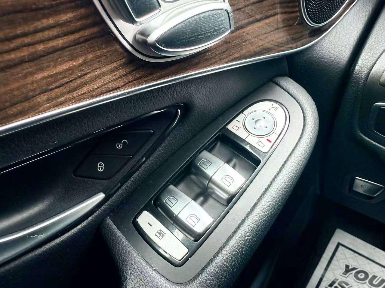 2019 Mercedes-Benz GLC AWD   Back-Up Camera   Navigation   Heated Seat Photo