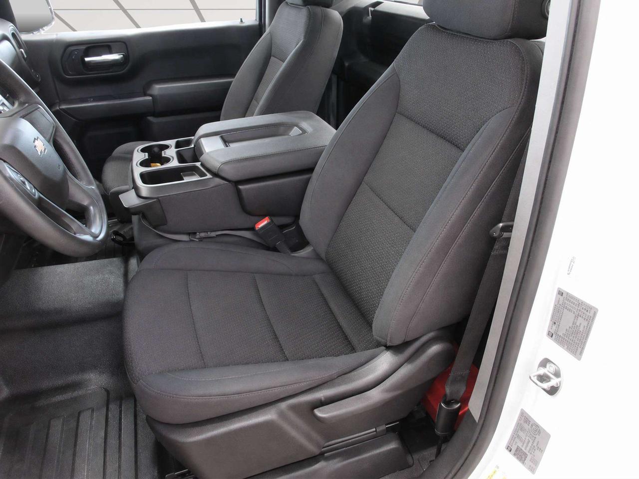 2024 Chevrolet Silverado 1500 5.3L V8, 2WD LONG BOX, A/C, APPLE/ANDROID, 46K! Photo