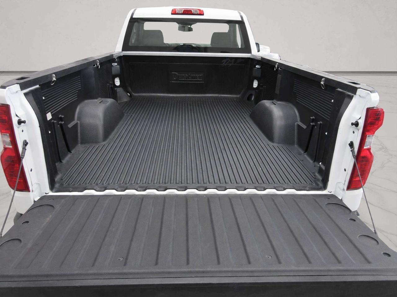 2024 Chevrolet Silverado 1500 5.3L V8, 2WD LONG BOX, A/C, APPLE/ANDROID, 46K! Photo