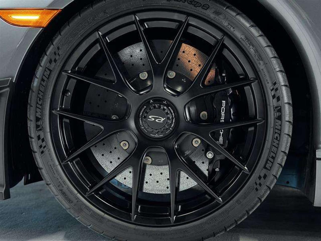2025 Porsche 718 Spyder RS Roadster Photo