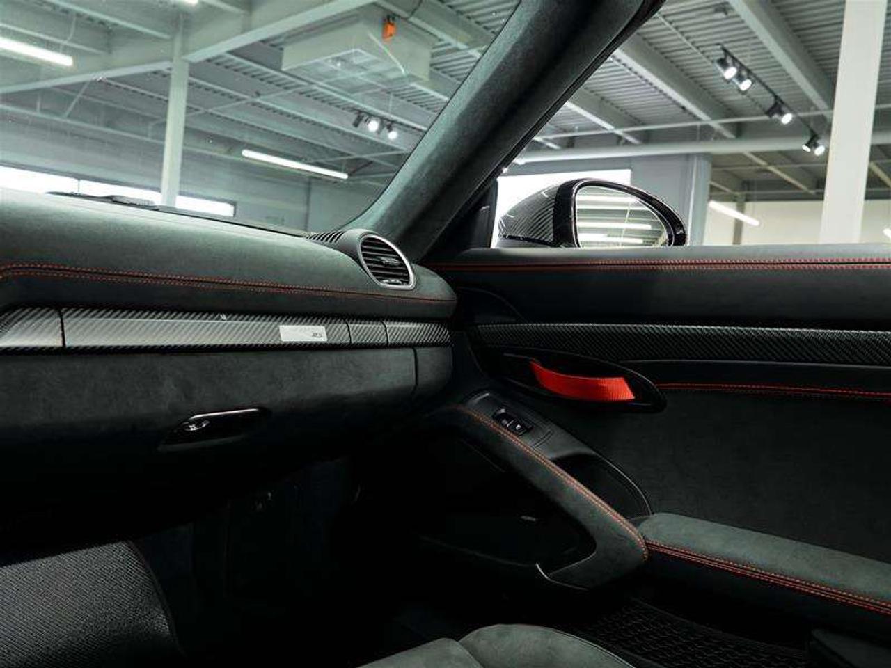 2025 Porsche 718 Spyder RS Roadster Photo