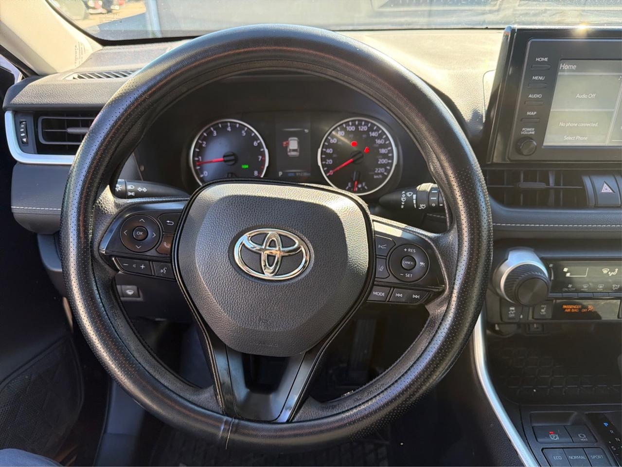 2022 Toyota RAV4 LE Photo