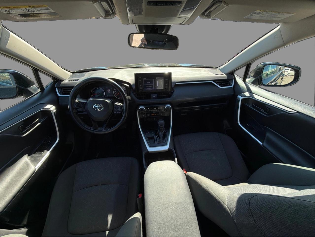 2022 Toyota RAV4 LE Photo