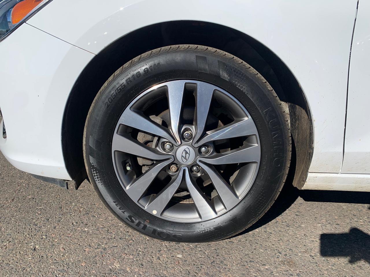 2020 Hyundai Elantra GT Preferred 4dr Hatchback Photo