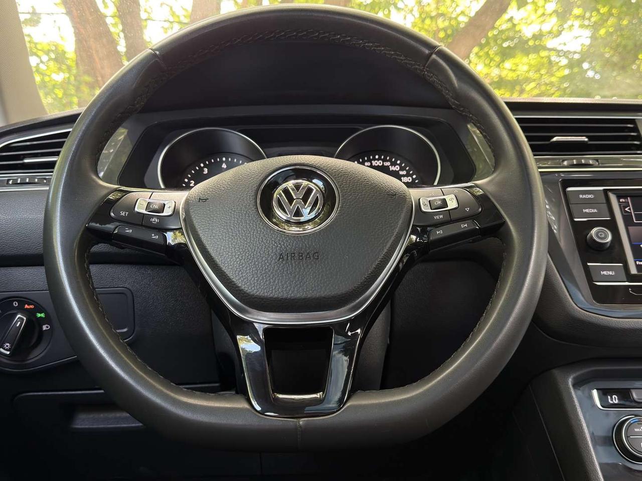 2020 Volkswagen Tiguan COMFORTLINE 4MOTION   Leather   Pano Roof   Htd Seats Photo