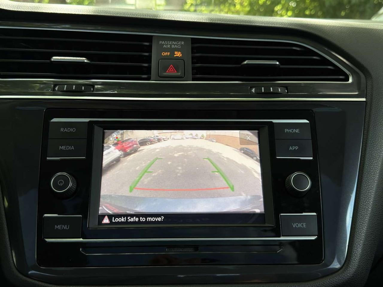 2020 Volkswagen Tiguan COMFORTLINE 4MOTION   Leather   Pano Roof   Htd Seats Photo