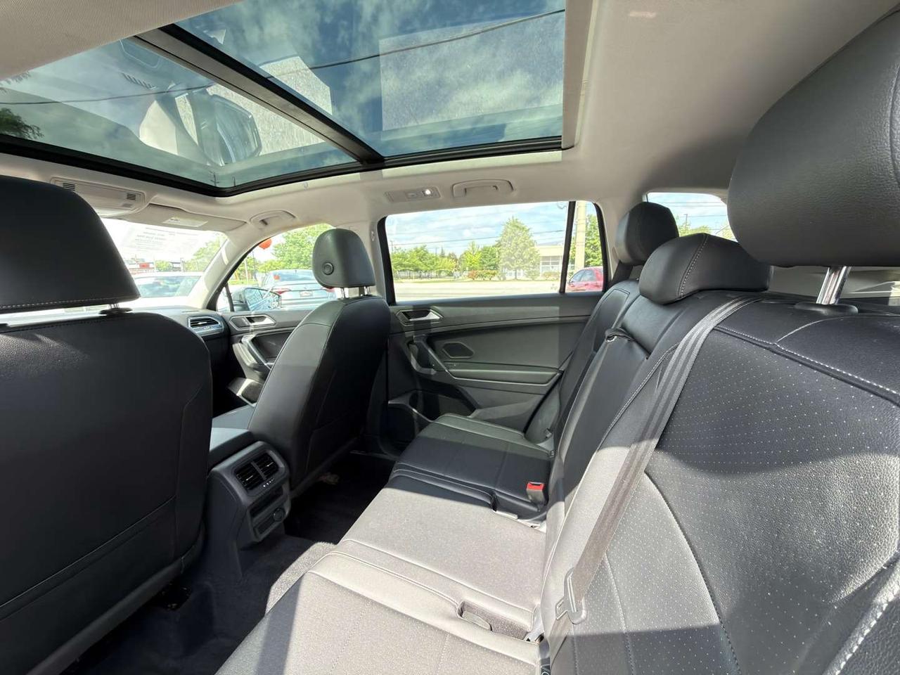 2020 Volkswagen Tiguan COMFORTLINE 4MOTION   Leather   Pano Roof   Htd Seats Photo