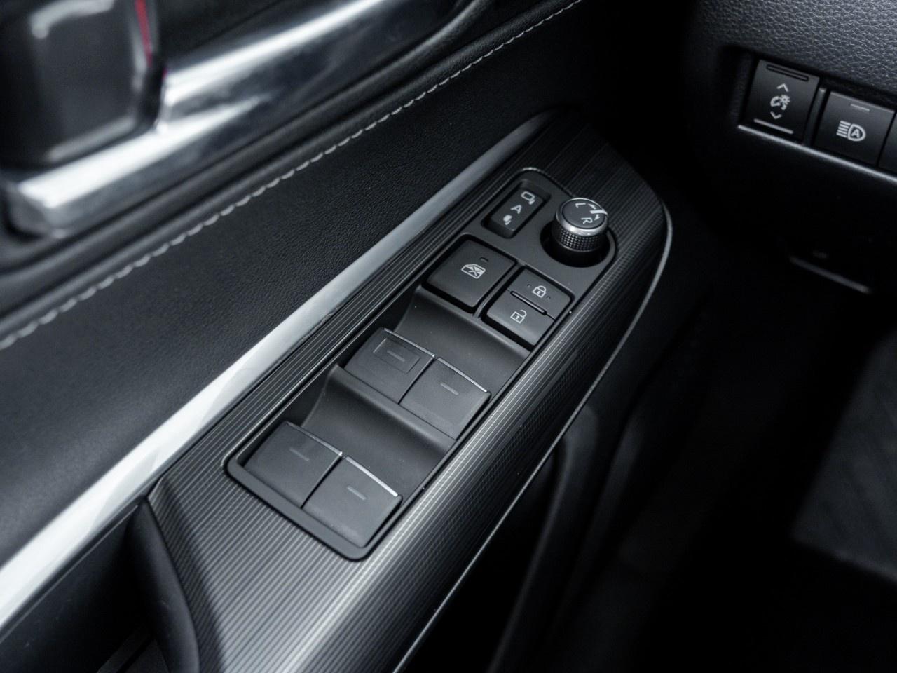 2023 Toyota Venza LIMITED AWD Photo
