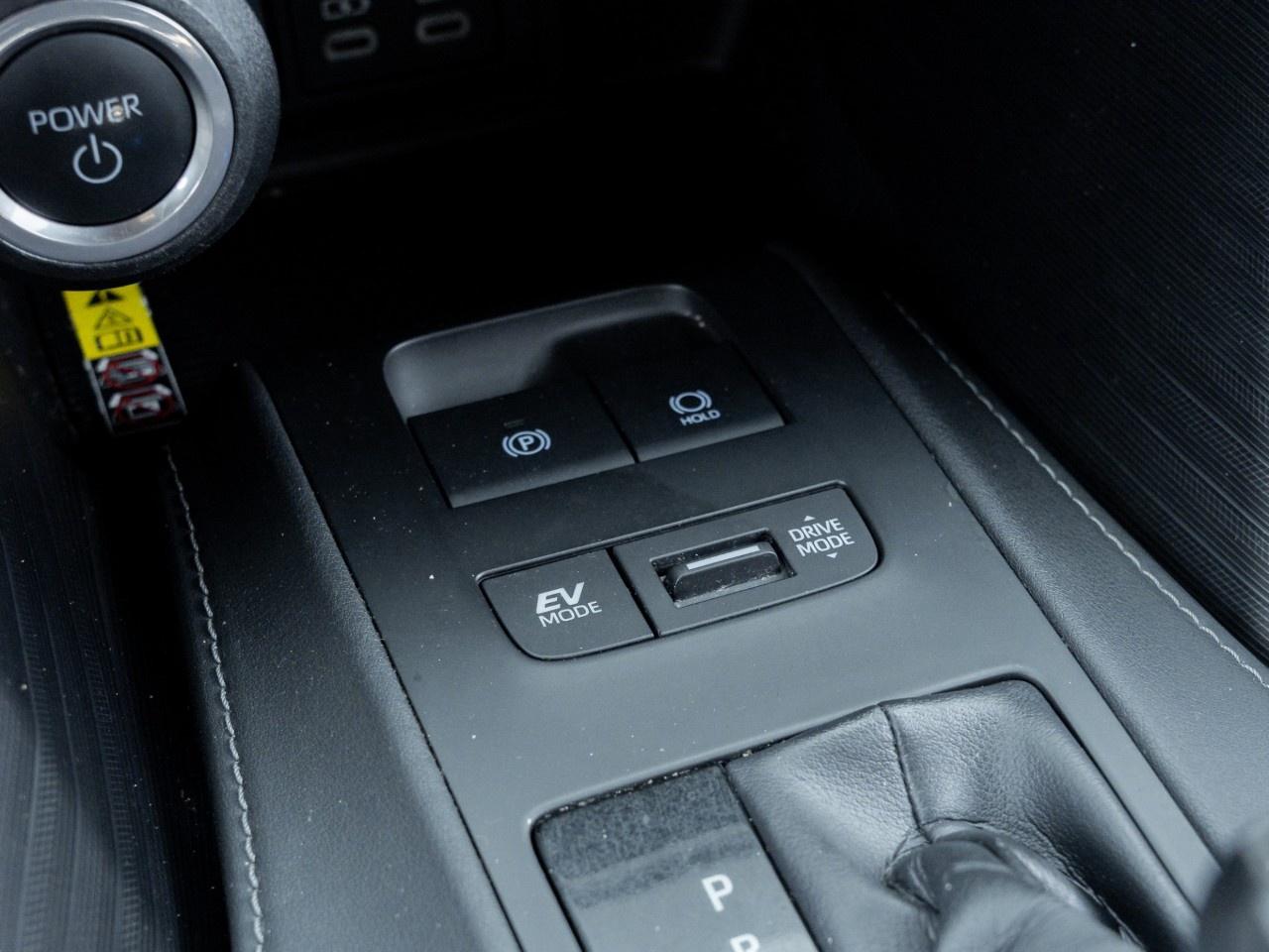 2023 Toyota Venza LIMITED AWD Photo