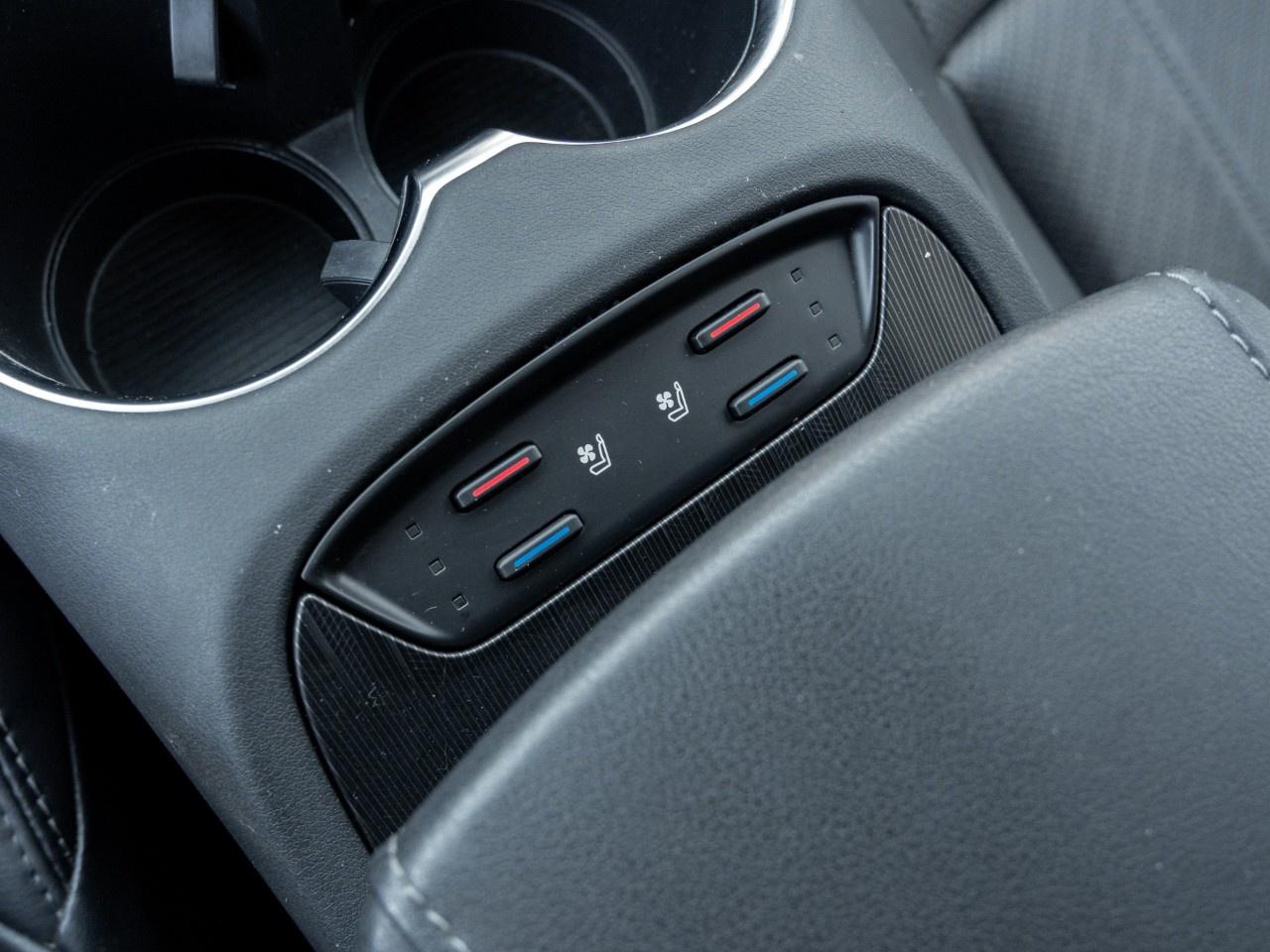 2023 Toyota Venza LIMITED AWD Photo