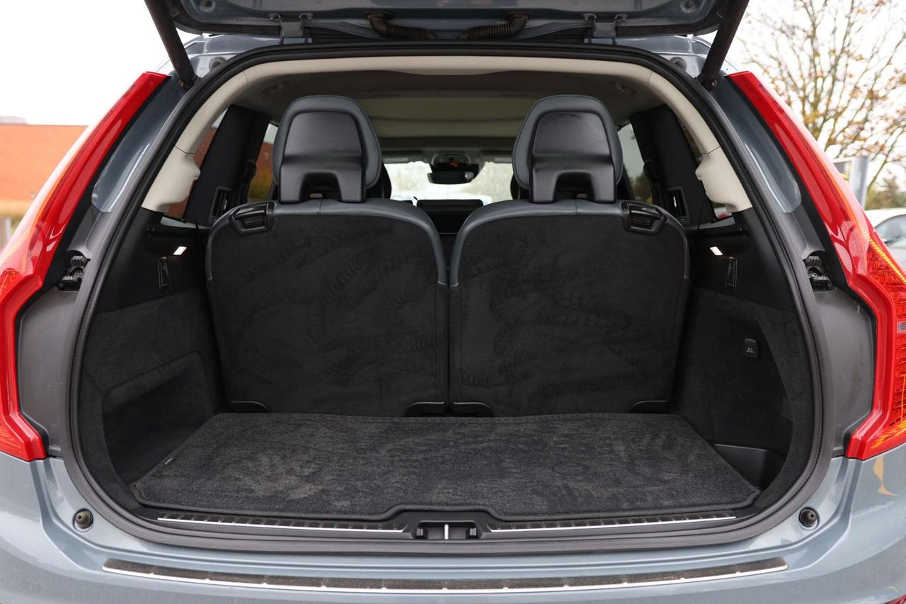 2020 Volvo XC90 T6-AWD-INSCRIPTION-7PASS/360CAM/NAV/ADAPT CRUISE/BLIS/HUD/FCW/LKA/LEATHER/H&C SEATS/CARPLAY/KEYLESS/PANOROOF Photo