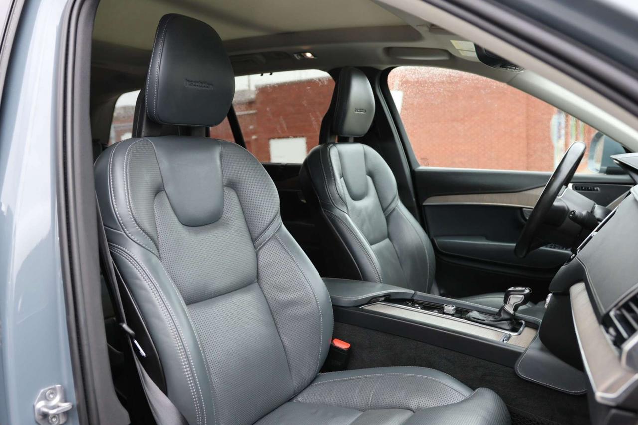 2020 Volvo XC90 T6-AWD-INSCRIPTION-7PASS/360CAM/NAV/ADAPT CRUISE/BLIS/HUD/FCW/LKA/LEATHER/H&C SEATS/CARPLAY/KEYLESS/PANOROOF Photo