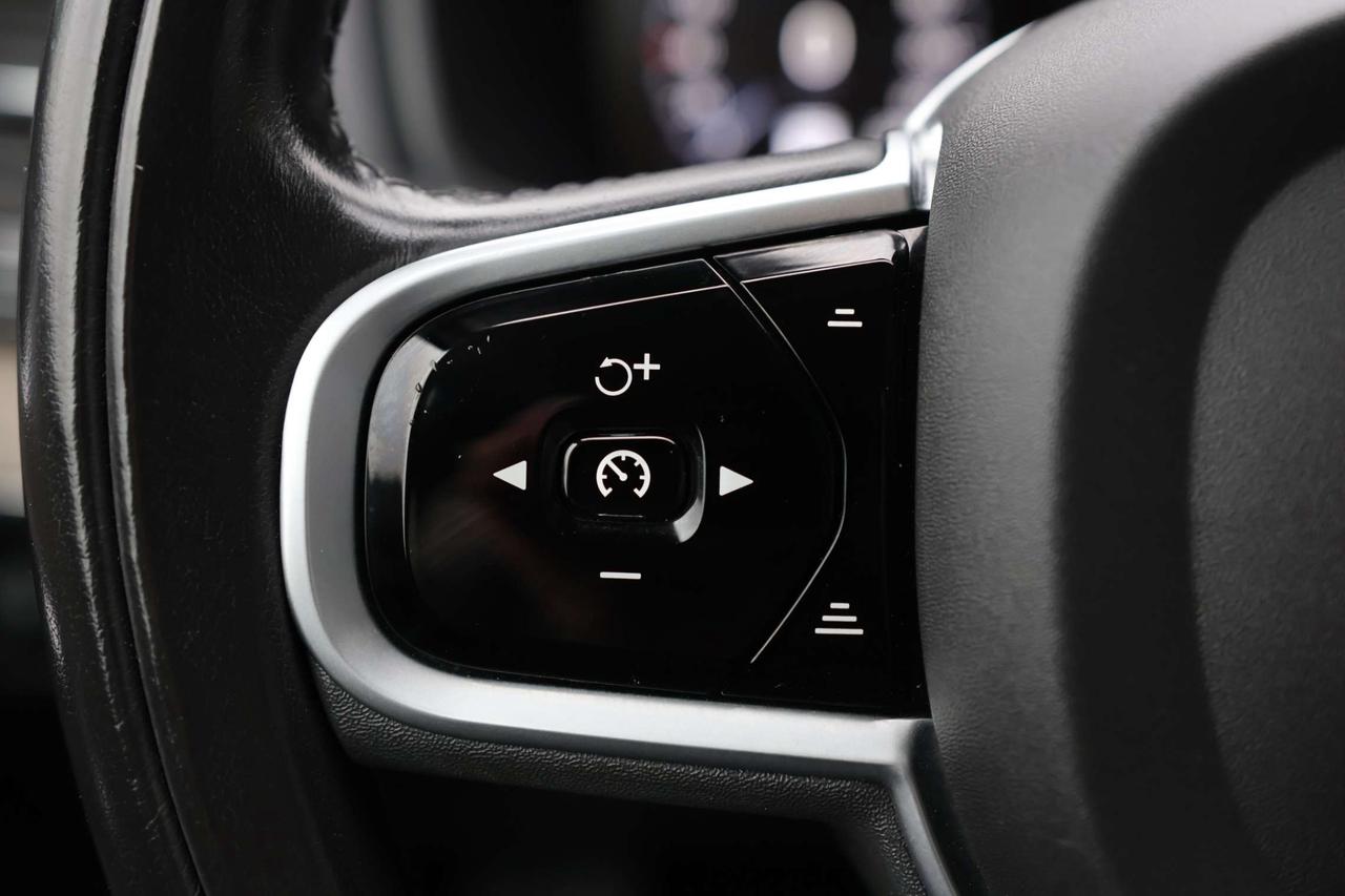 2020 Volvo XC90 T6-AWD-INSCRIPTION-7PASS/360CAM/NAV/ADAPT CRUISE/BLIS/HUD/FCW/LKA/LEATHER/H&C SEATS/CARPLAY/KEYLESS/PANOROOF Photo