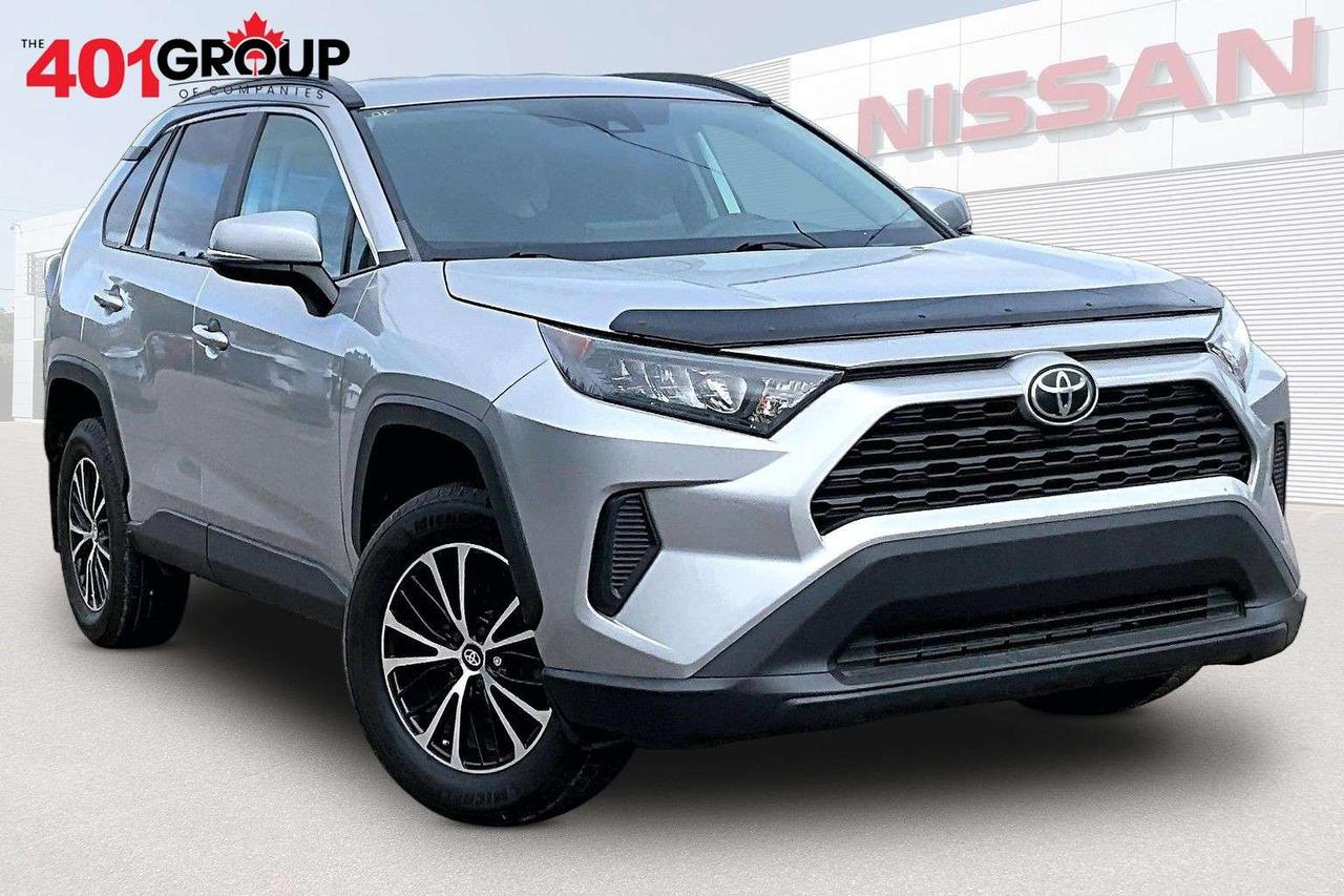 2019 Toyota RAV4 LE Photo0