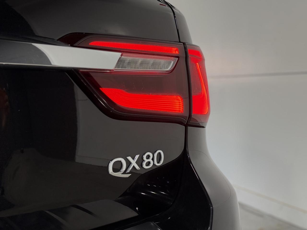 2019 Infiniti QX80 LUXE Photo