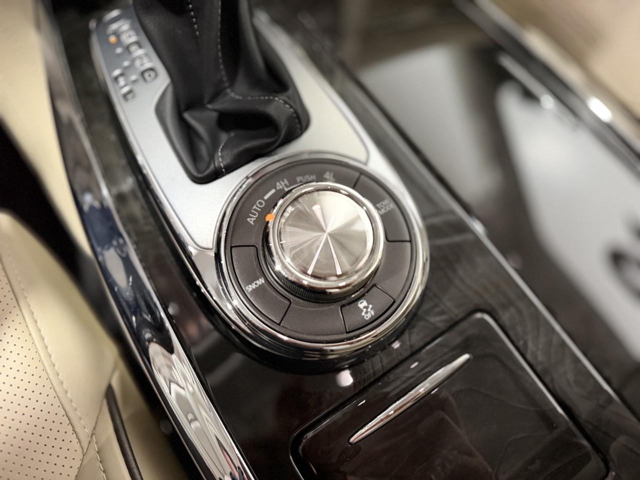 2019 Infiniti QX80 LUXE Photo