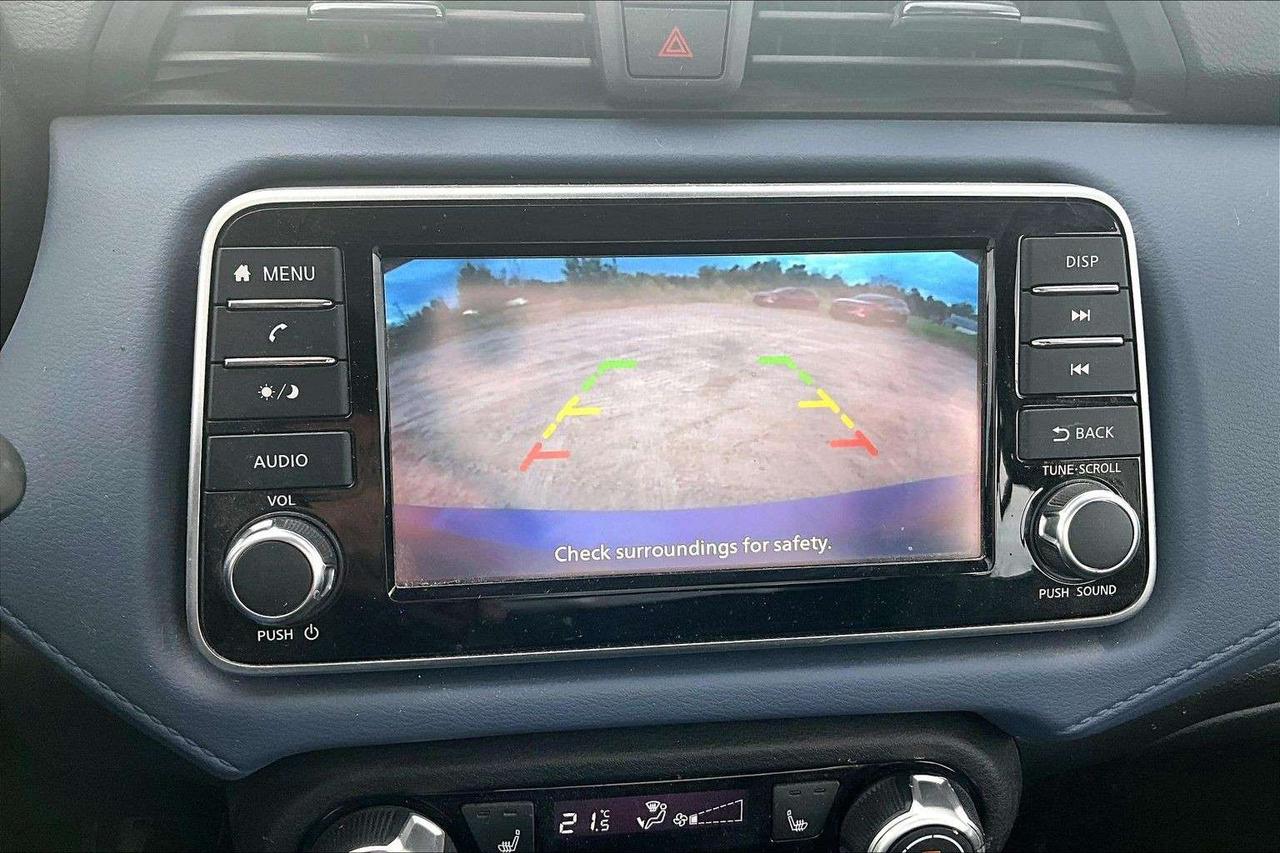 2024 Nissan Versa SC FWD /CARPLAY / BACK UP CAMERA Photo