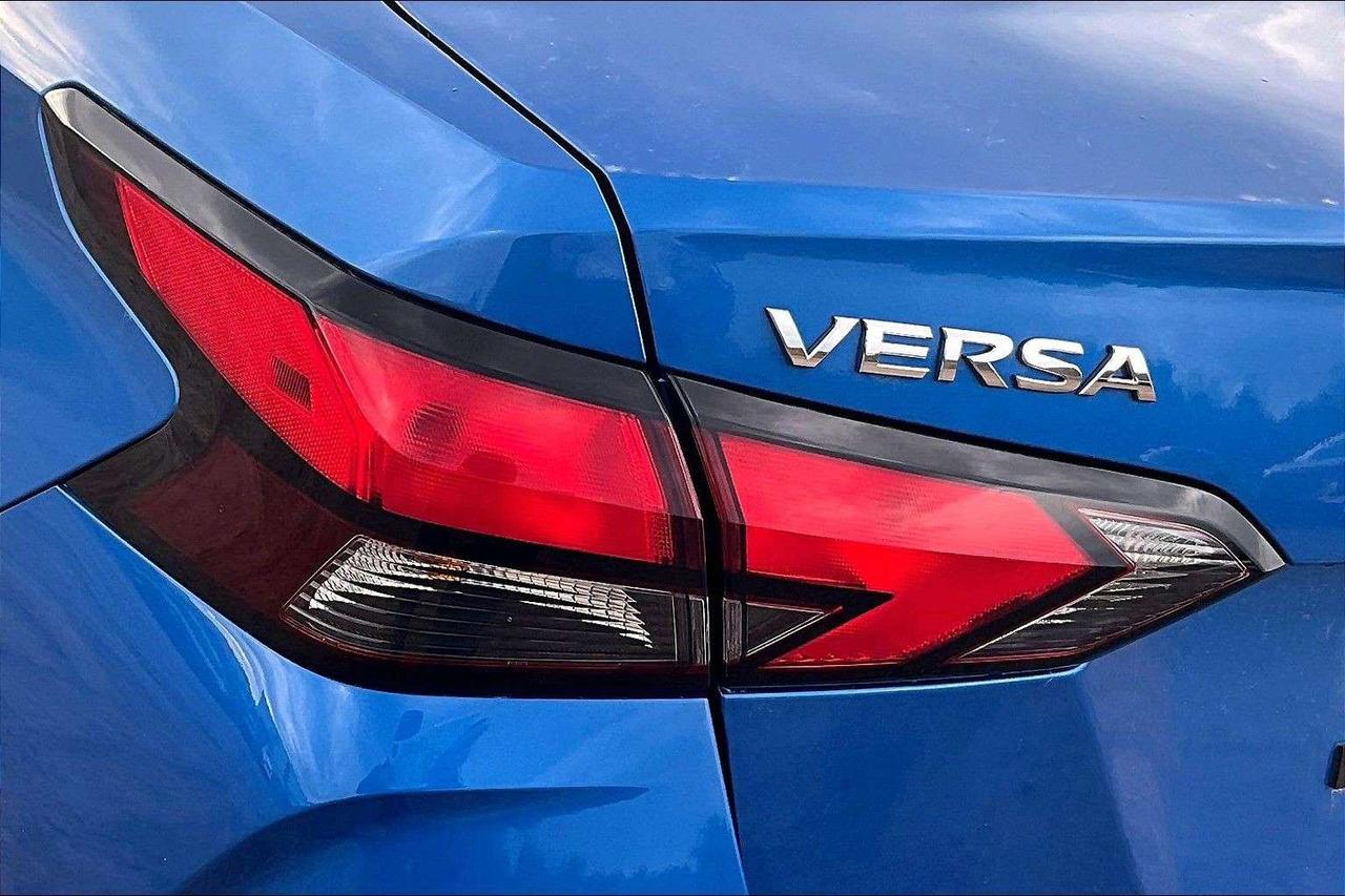 2024 Nissan Versa SC FWD /CARPLAY / BACK UP CAMERA Photo