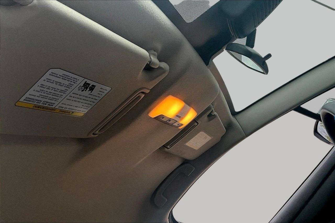 2024 Nissan Versa SC FWD /CARPLAY / BACK UP CAMERA Photo