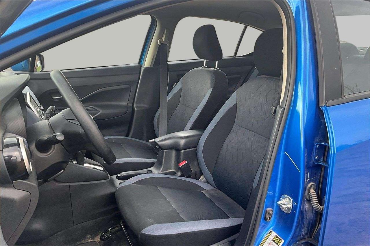 2024 Nissan Versa SC FWD /CARPLAY / BACK UP CAMERA Photo