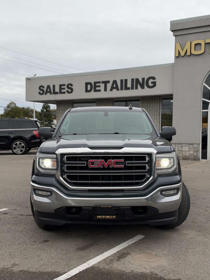 2017 GMC Sierra 1500 4WD Crew Cab SLE Photo
