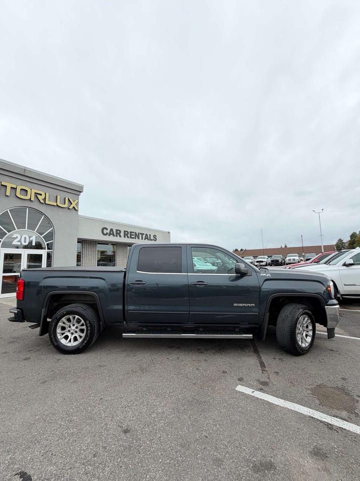 2017 GMC Sierra 1500 4WD Crew Cab SLE Photo