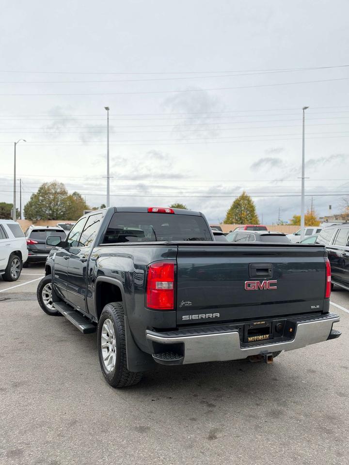 2017 GMC Sierra 1500 4WD Crew Cab SLE Photo