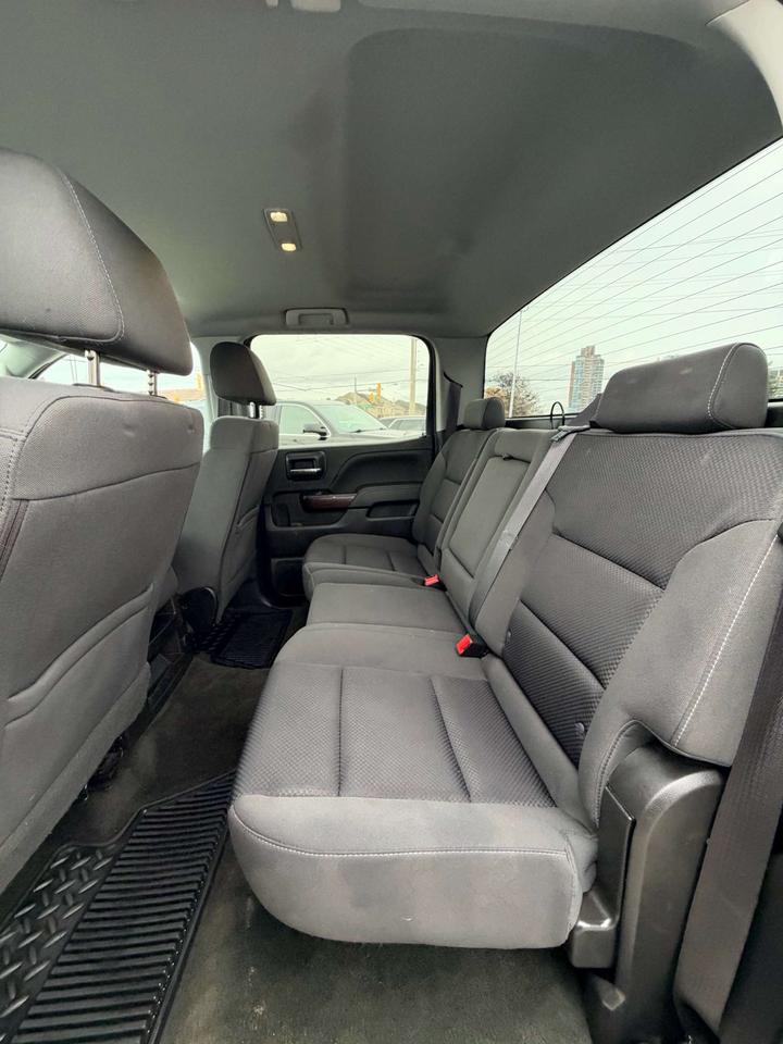 2017 GMC Sierra 1500 4WD Crew Cab SLE Photo