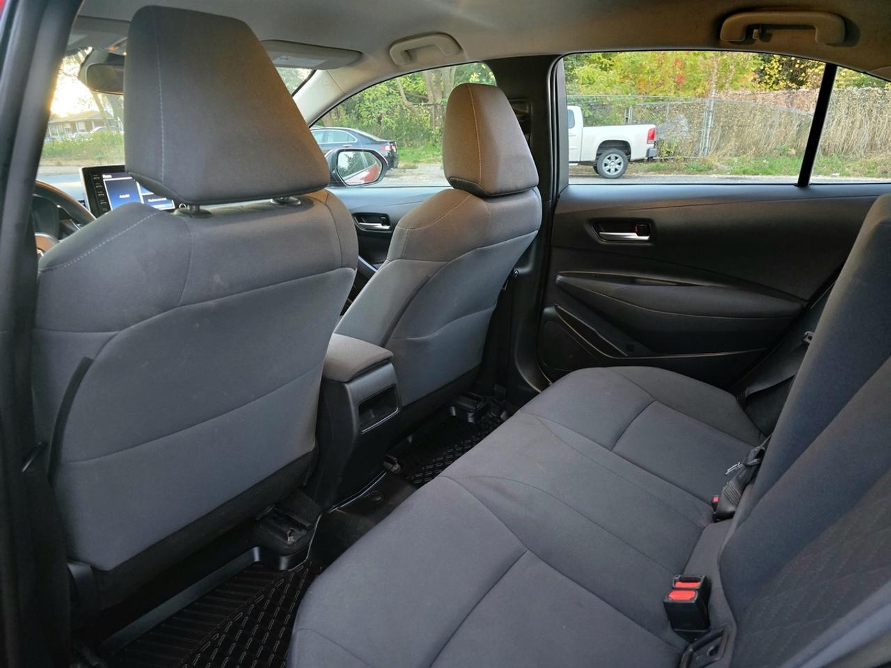 2020 Toyota Corolla LE Photo