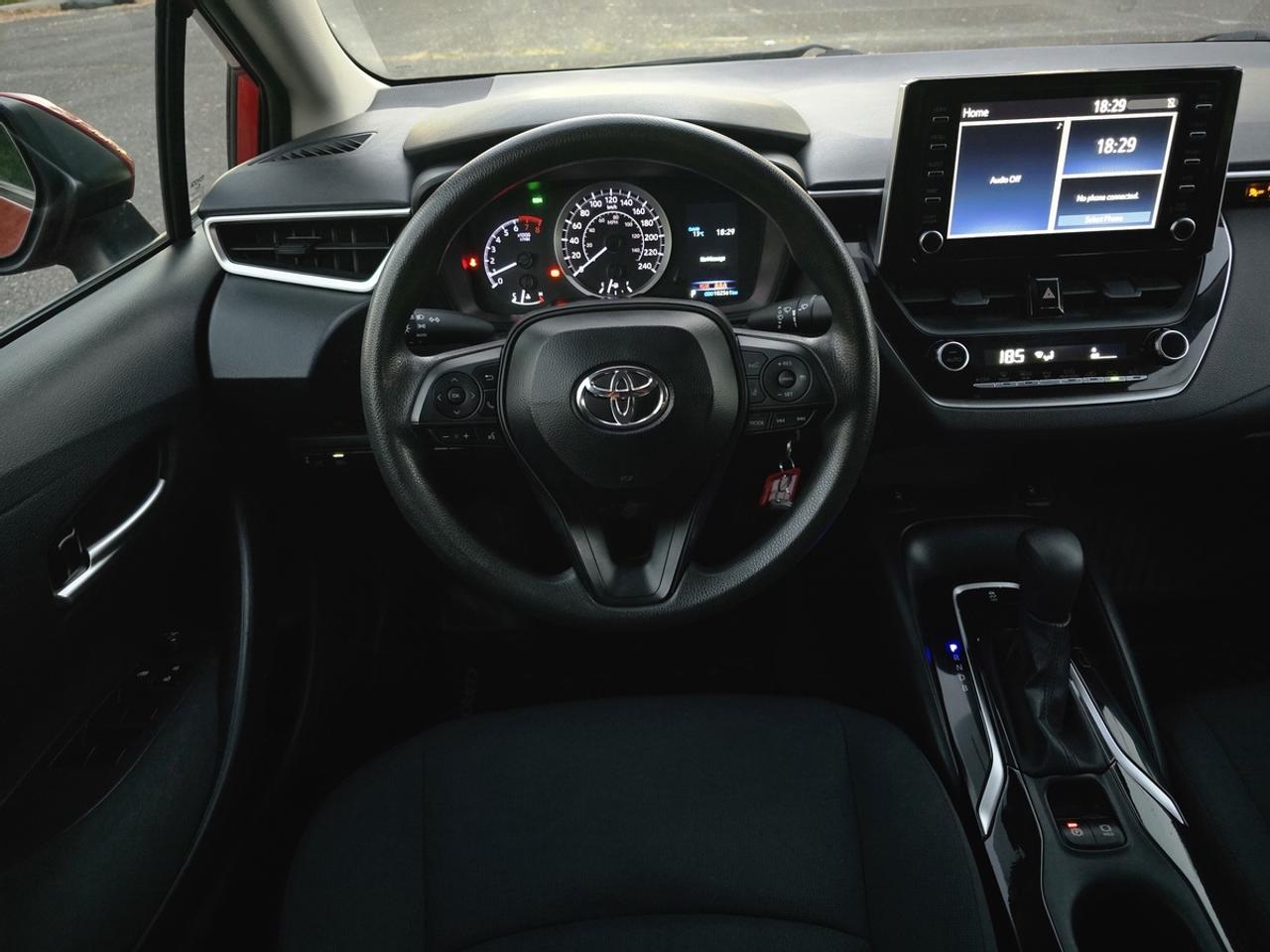 2020 Toyota Corolla LE Photo