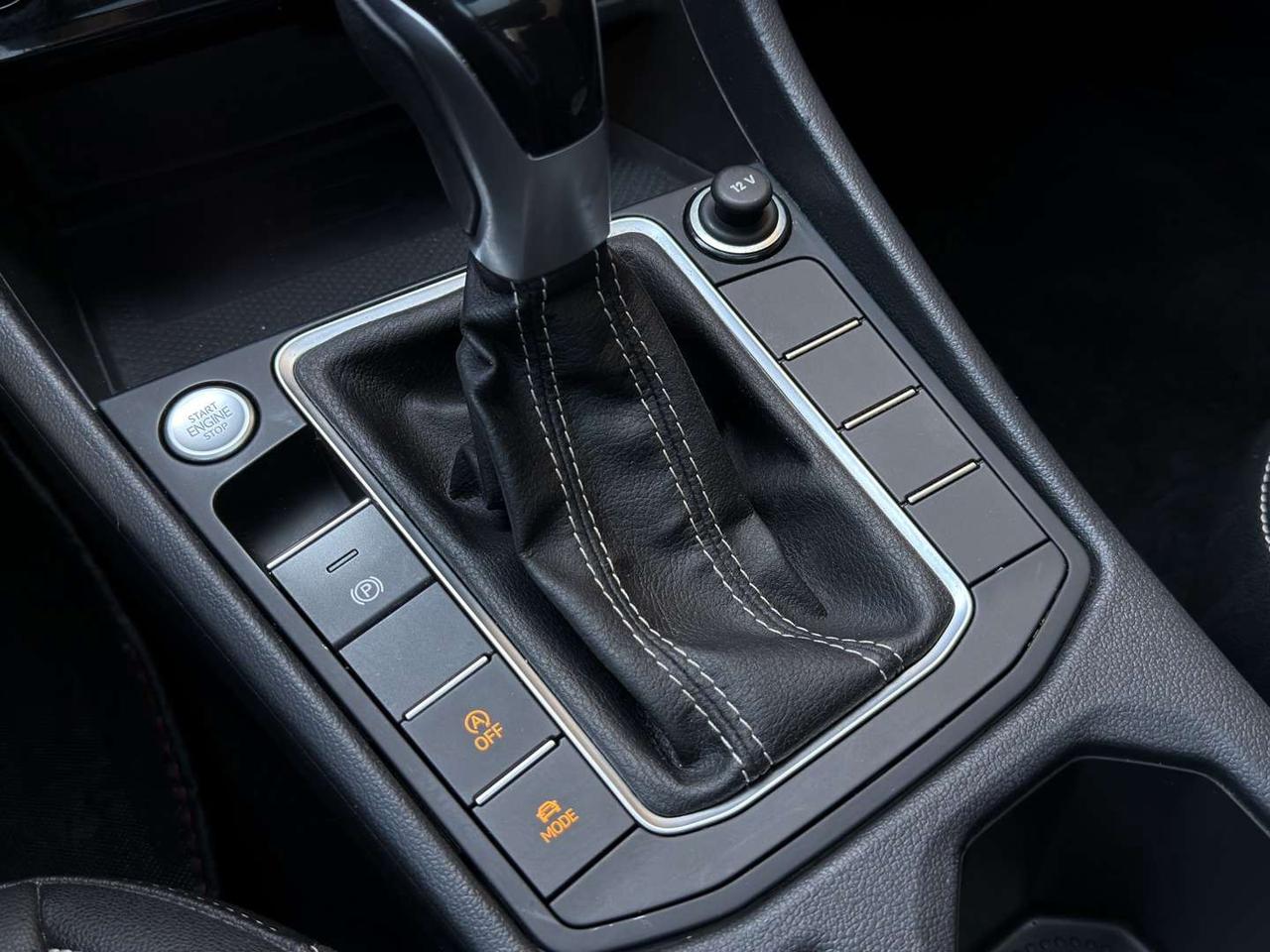 2023 Volkswagen Jetta Comfortline Sport   Leather   Sunroof   Ambient Lighting Photo