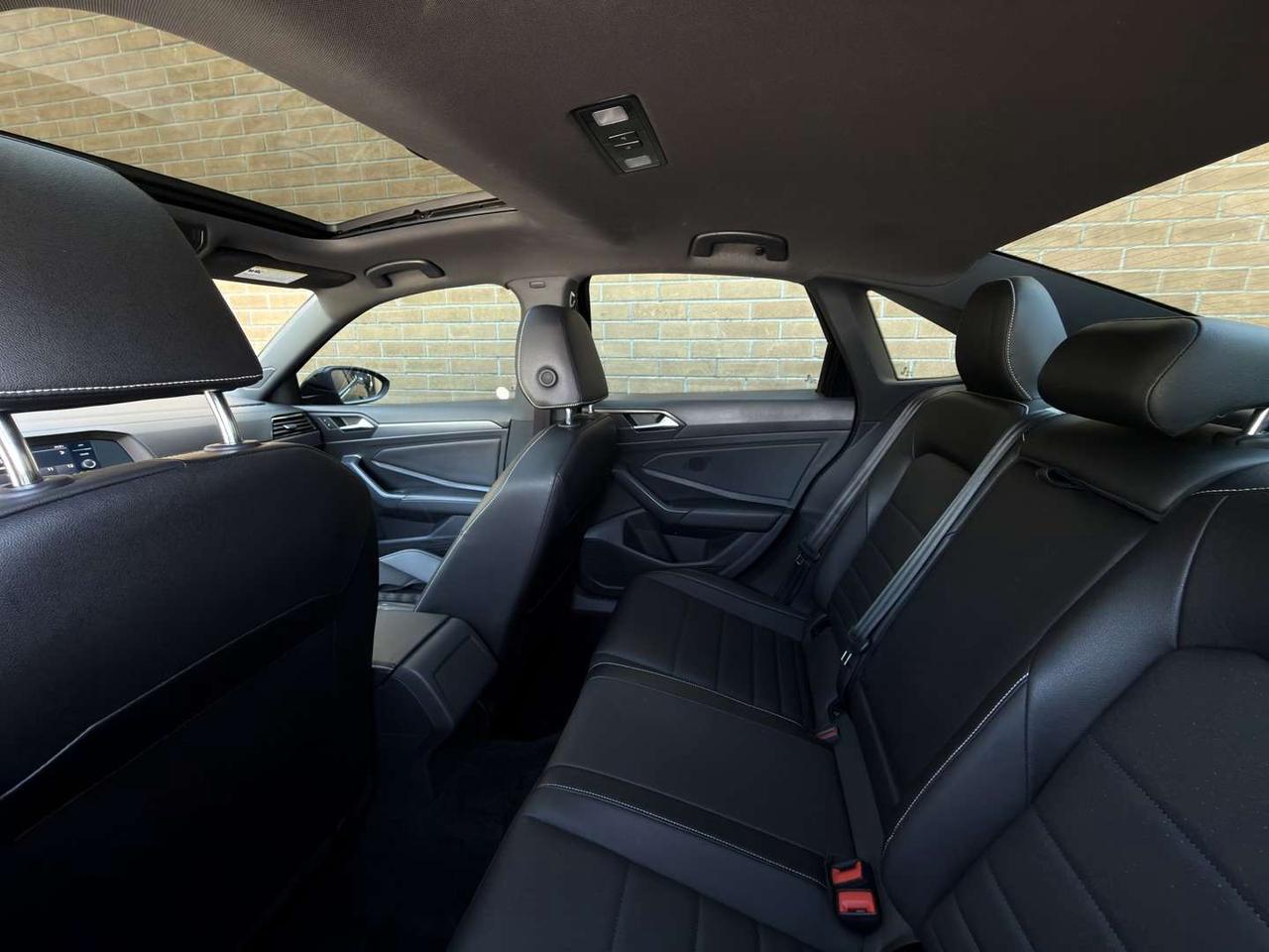 2023 Volkswagen Jetta Comfortline Sport   Leather   Sunroof   Ambient Lighting Photo