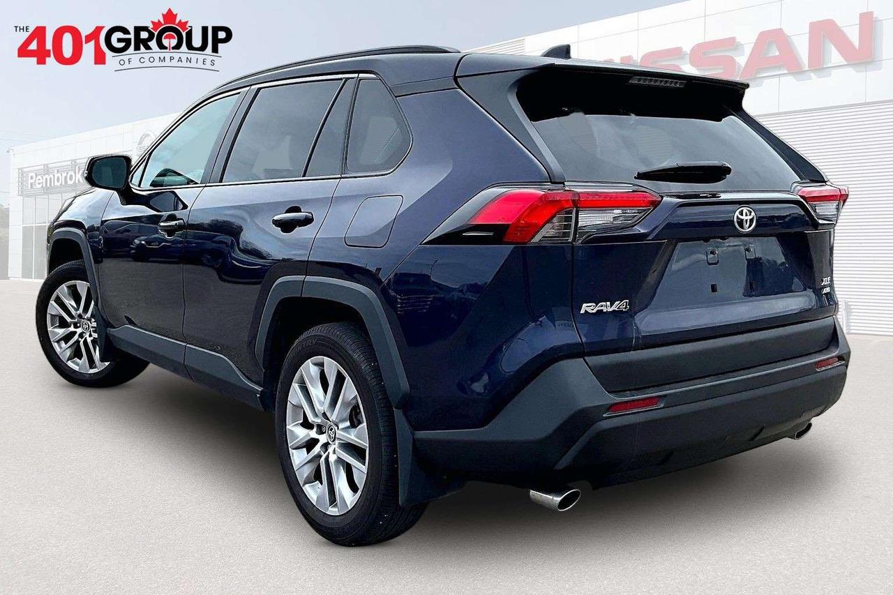 2024 Toyota RAV4 XLE PREMIUM / LEATHER / AWD / 1 OWNER Photo