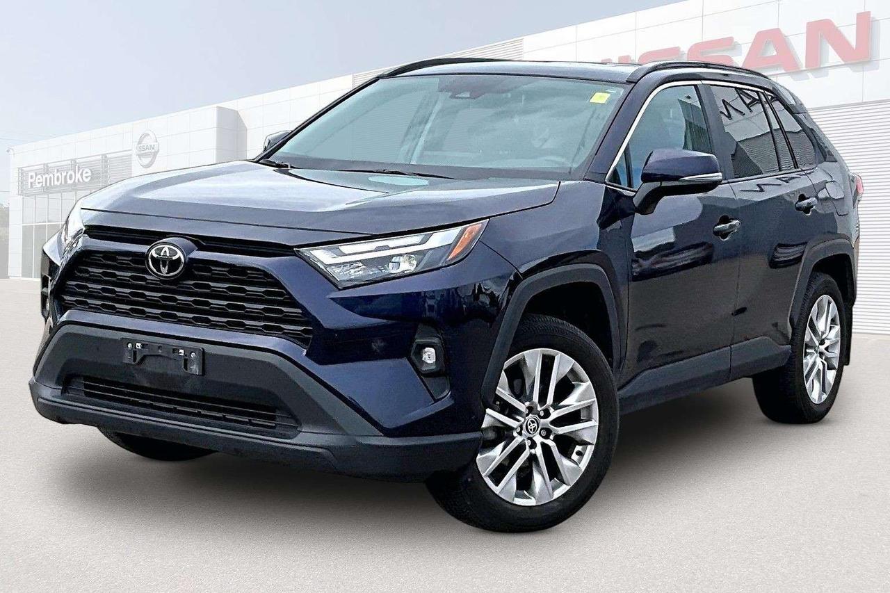 2024 Toyota RAV4 XLE PREMIUM / LEATHER / AWD / 1 OWNER Photo