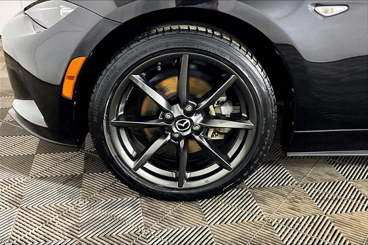 2017 Mazda Others 2DR RETRACTABLE FASTBACK AUTO GS Photo