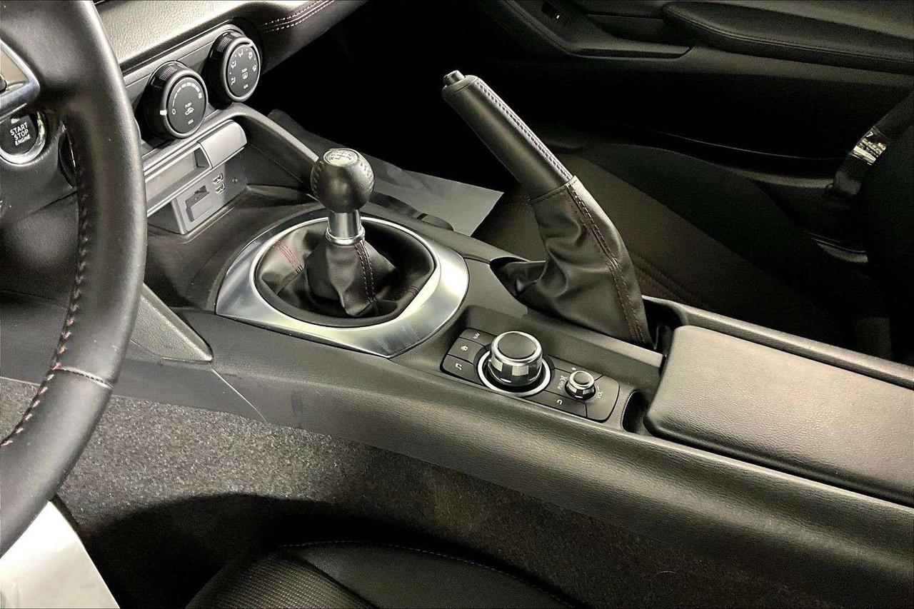 2017 Mazda Others 2DR RETRACTABLE FASTBACK AUTO GS Photo