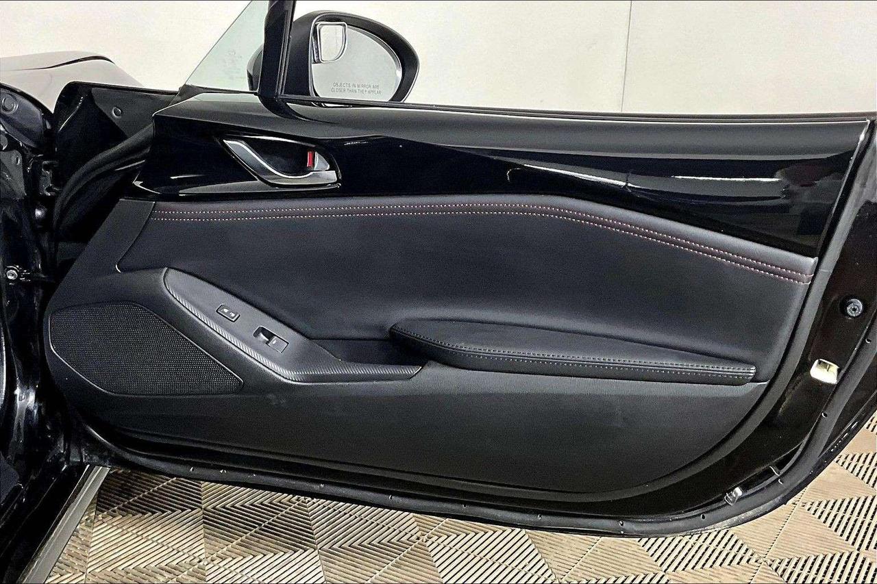 2017 Mazda Others 2DR RETRACTABLE FASTBACK AUTO GS Photo