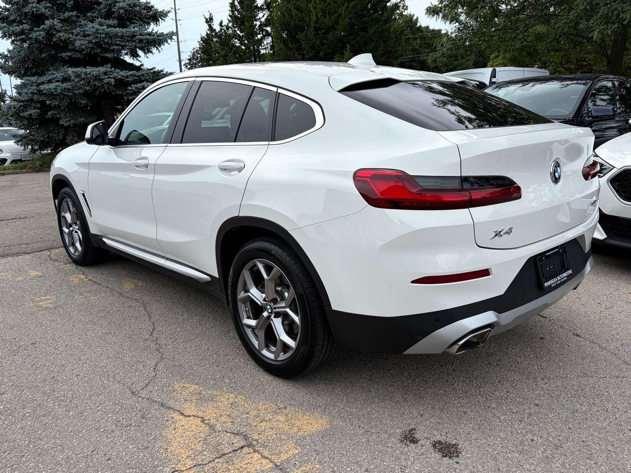 2025 BMW X4 PREMIUM ESSENTIAL,CARPLAY, HEADS UP DISPLAY, NAVI Photo