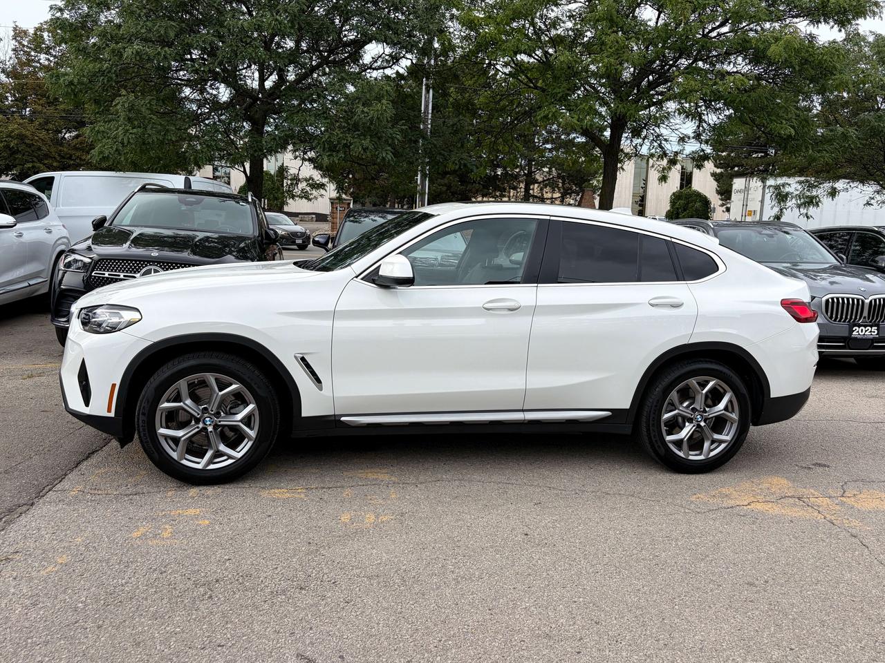 2025 BMW X4 PREMIUM ESSENTIAL,CARPLAY, HEADS UP DISPLAY, NAVI Photo