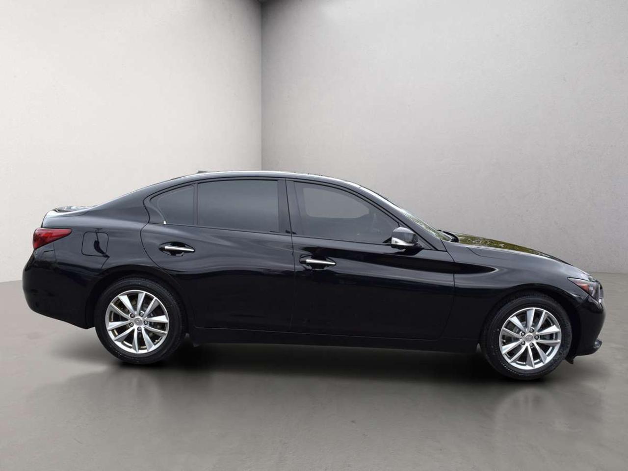 2016 Infiniti Q50 2.0t AWD PREMIUM Photo