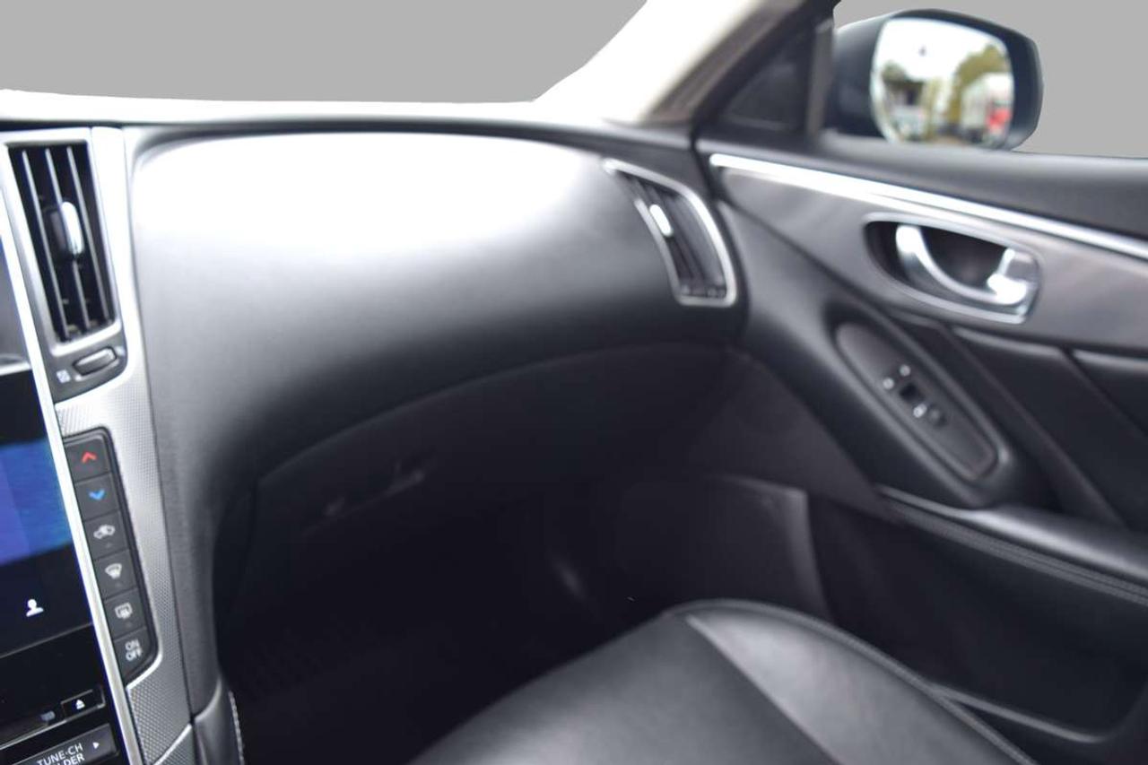 2016 Infiniti Q50 2.0t AWD PREMIUM Photo